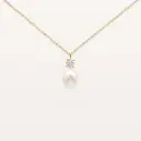 Collier pendentif en or avec perle ovale et diamant étoilé